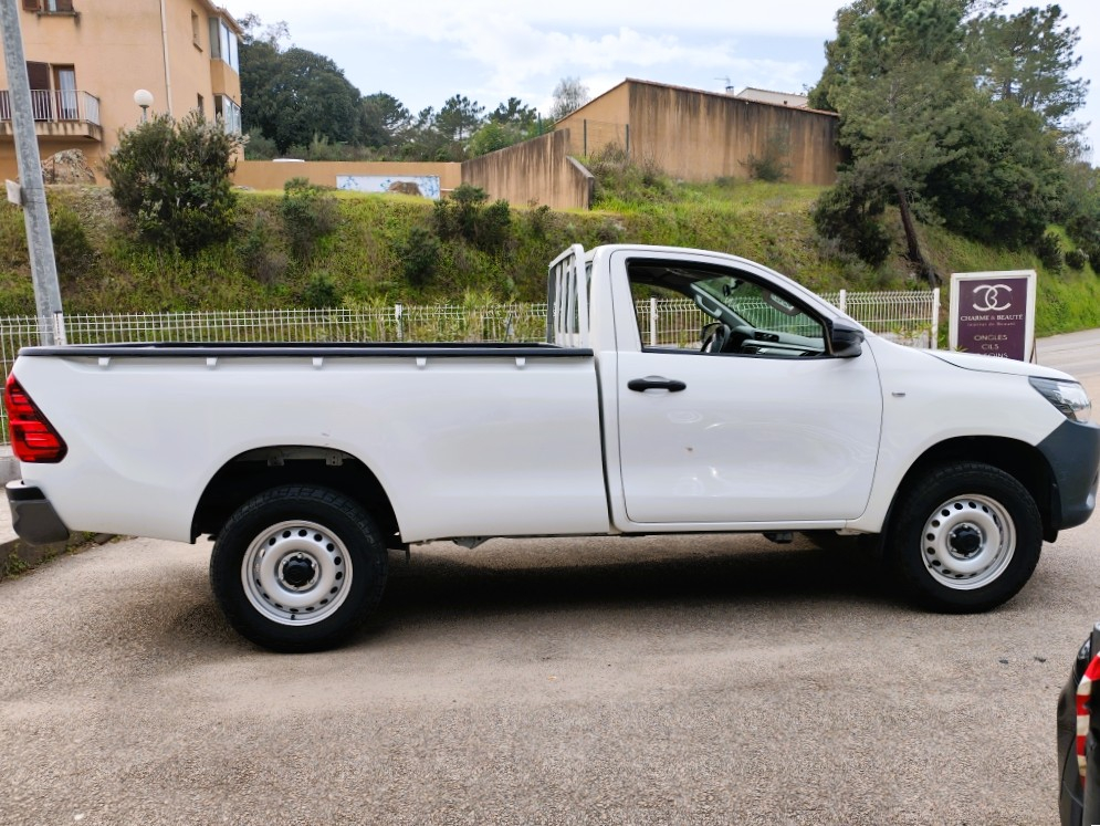 Toyota Hilux — 4