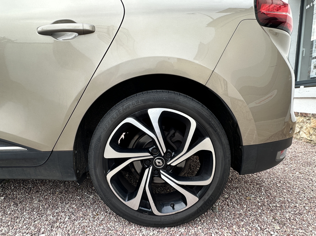 Renault Grand Scenic — 27