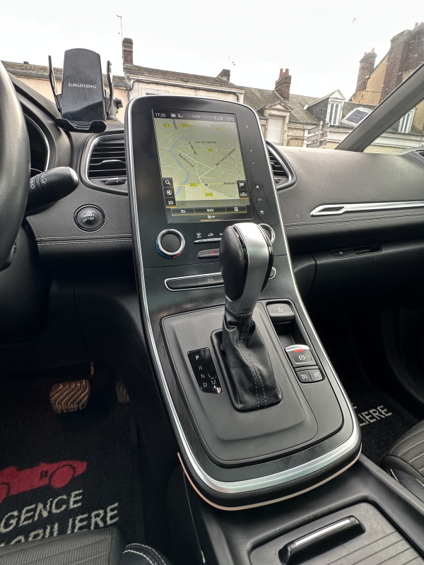 Renault Grand Scenic — 14
