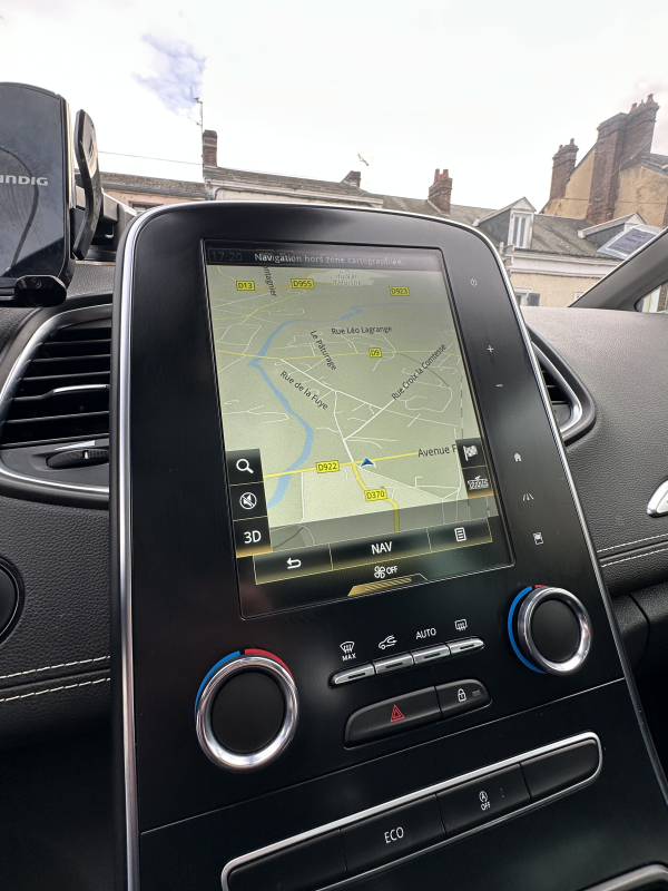 Renault Grand Scenic — 17