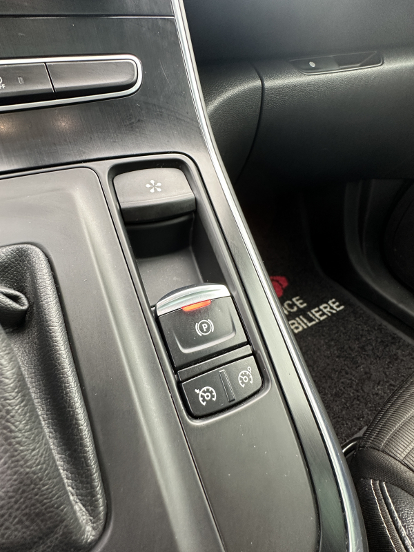 Renault Grand Scenic — 16