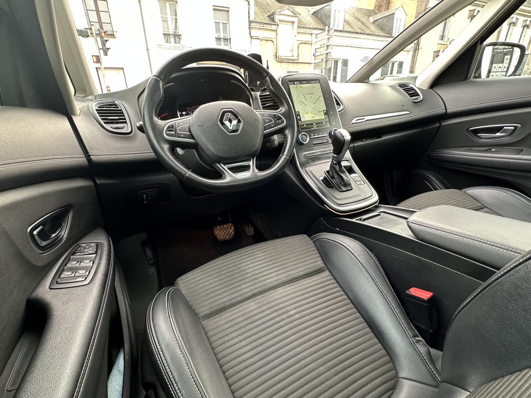 Renault Grand Scenic — 8