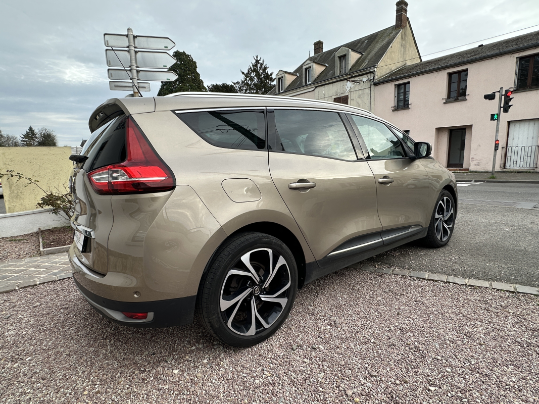 Renault Grand Scenic — 6