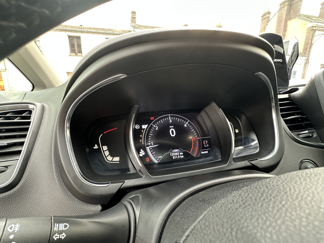 Renault Grand Scenic — 24