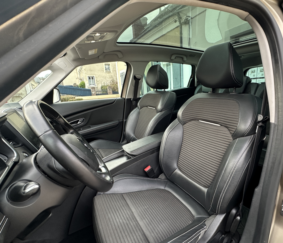 Renault Grand Scenic — 9