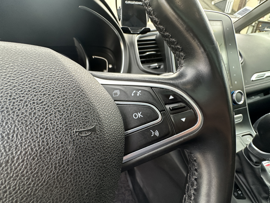 Renault Grand Scenic — 20