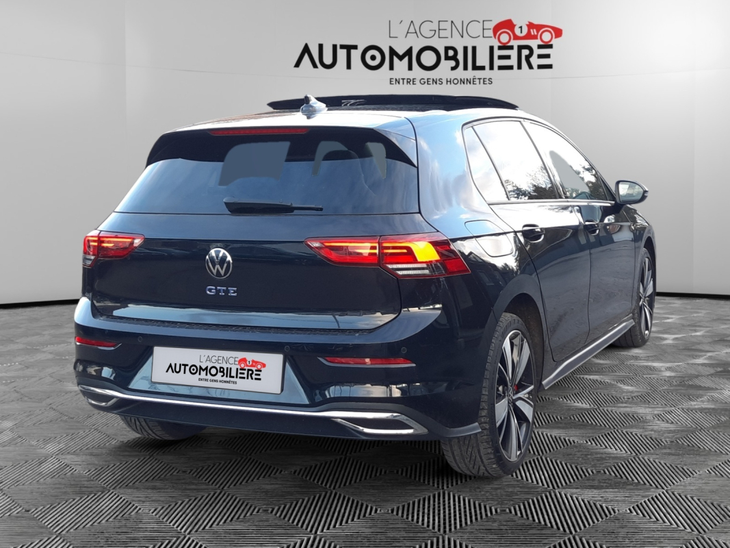 Volkswagen Golf — 4