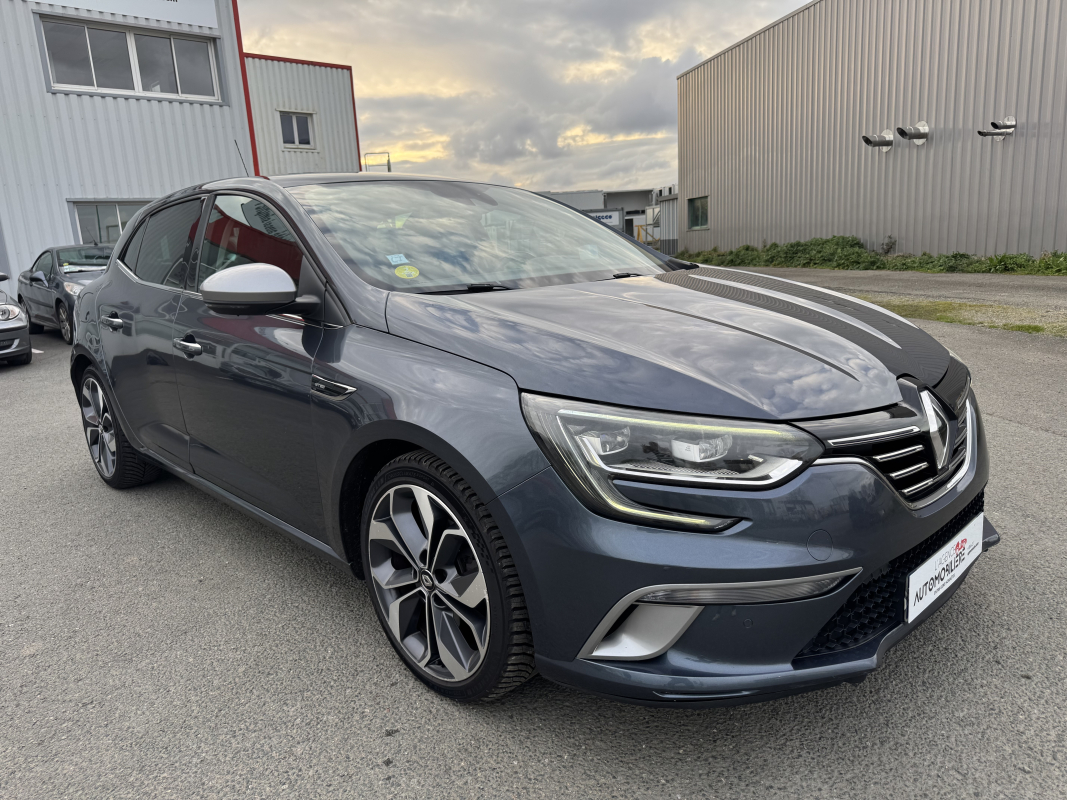 Renault Megane — 3