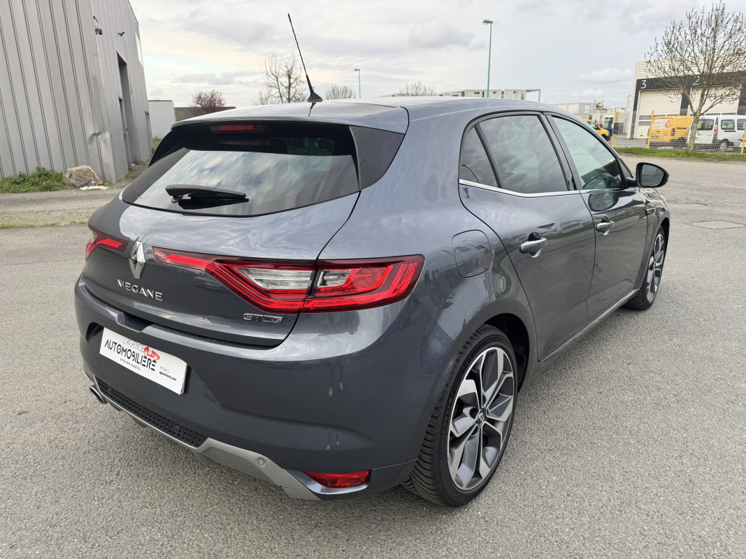 Renault Megane — 5