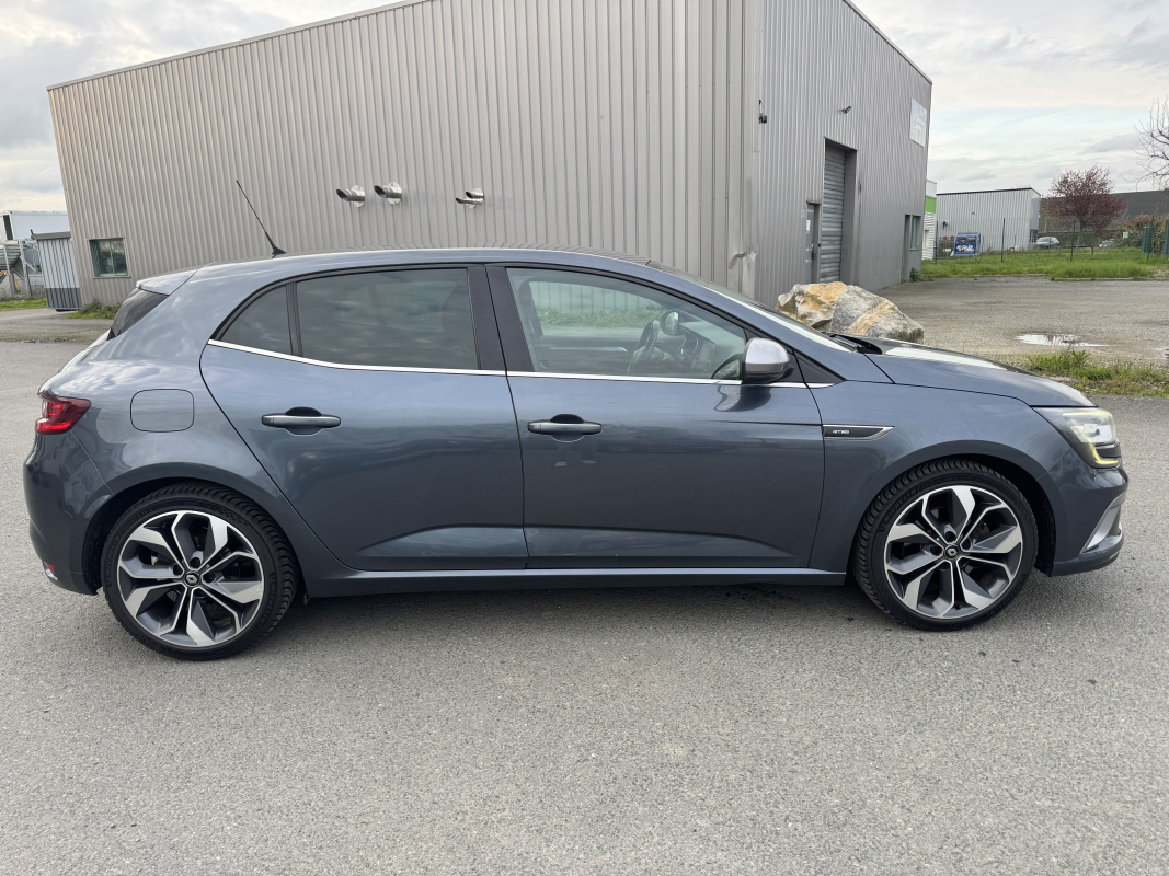 Renault Megane — 4