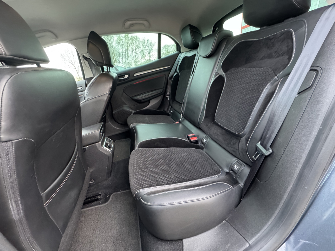 Renault Megane — 16