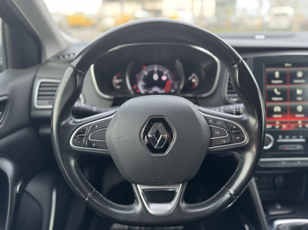 Renault Megane — 12