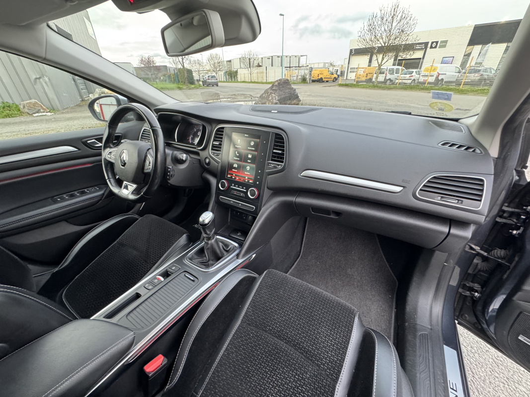 Renault Megane — 13