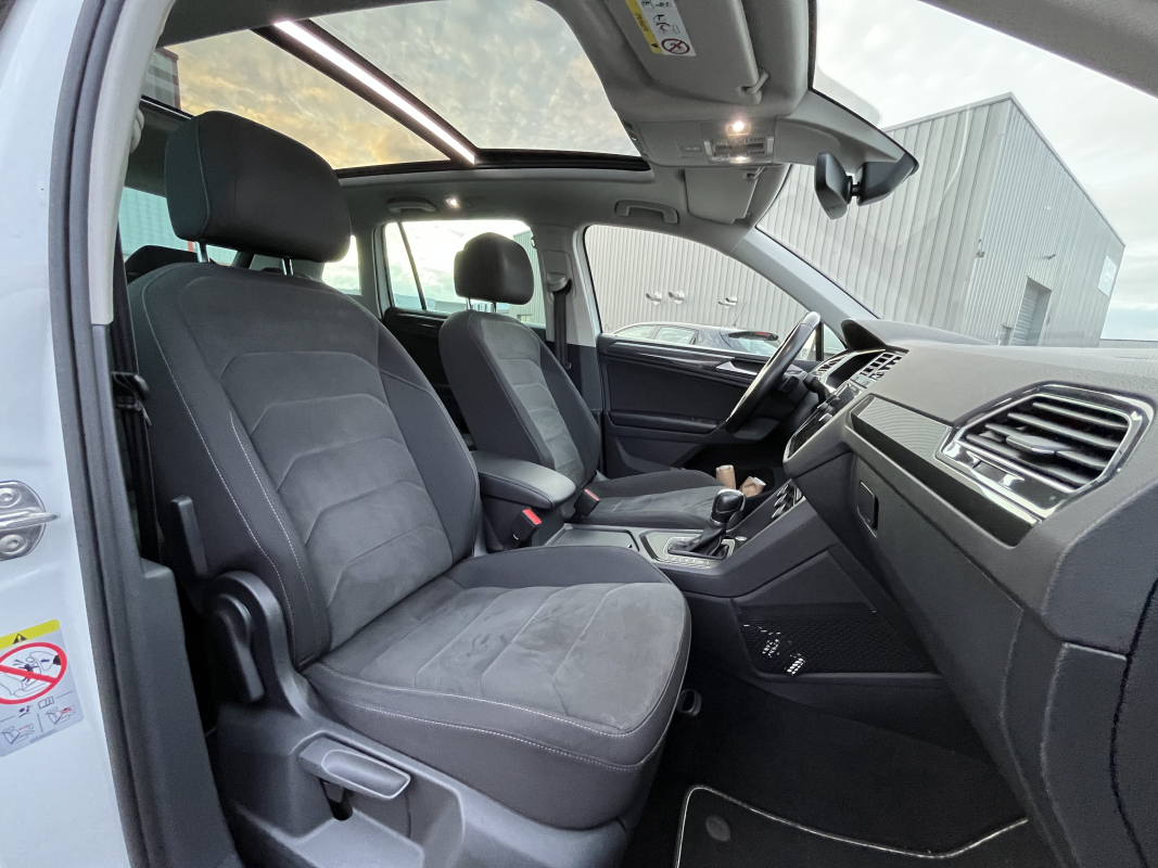 Volkswagen Tiguan — 15