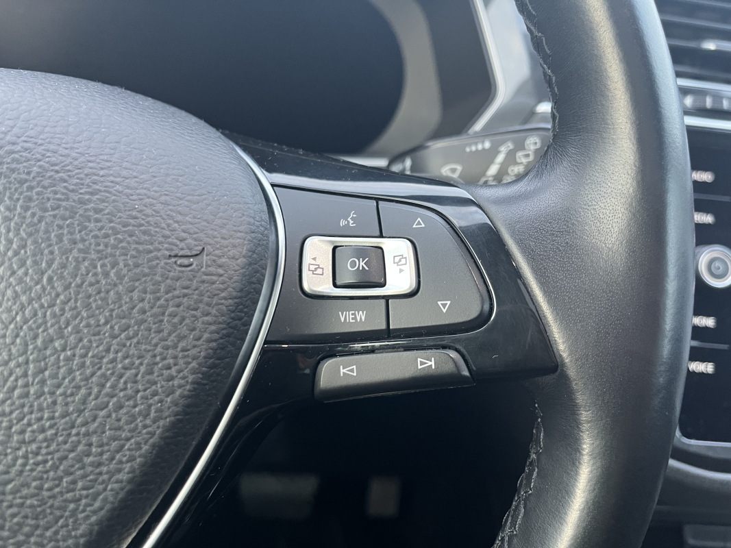 Volkswagen Tiguan — 23