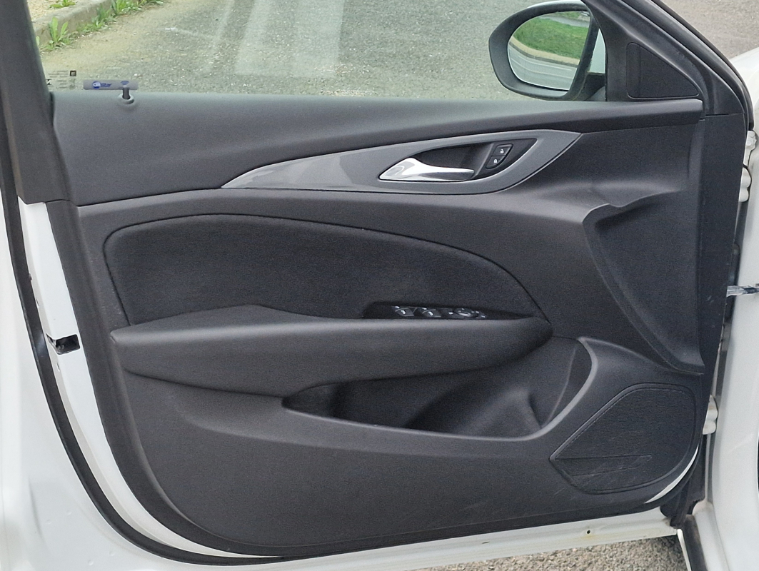 Opel Insignia Grand Sport — 25