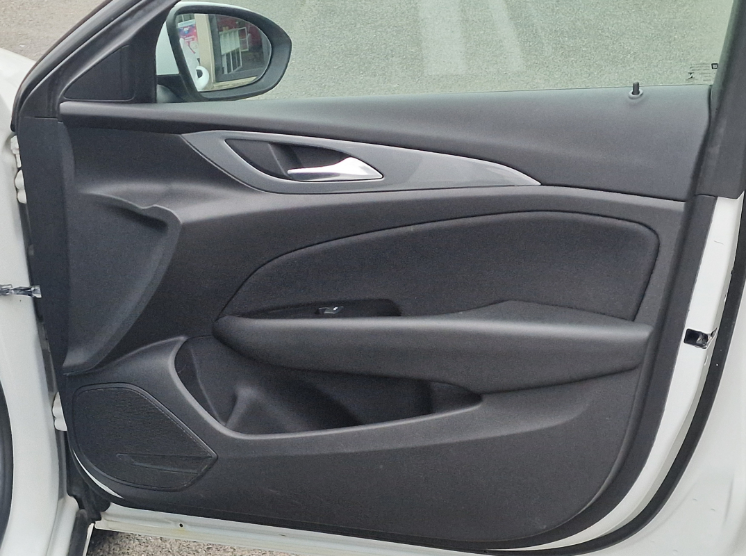 Opel Insignia Grand Sport — 29