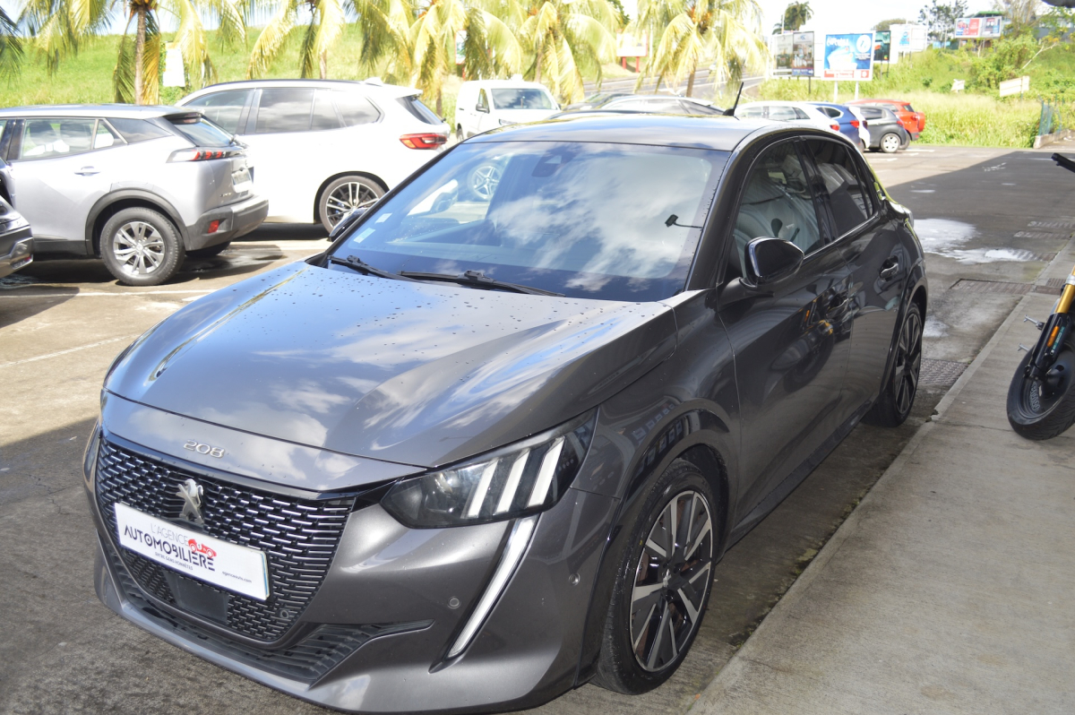Peugeot 208 — 4