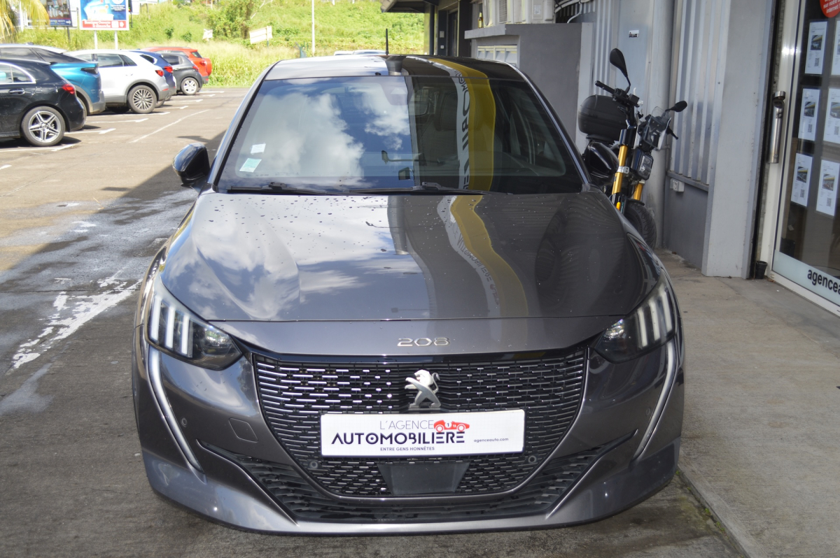 Peugeot 208 — 3