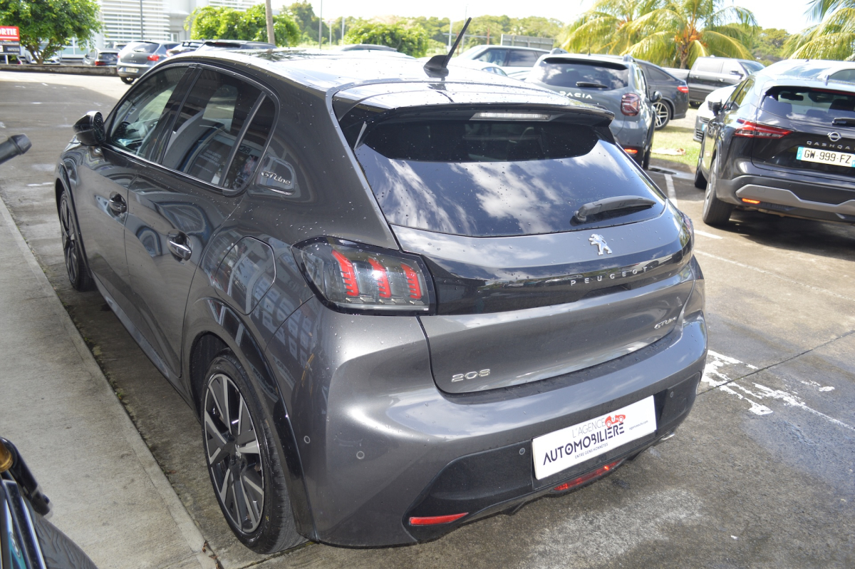 Peugeot 208 — 5
