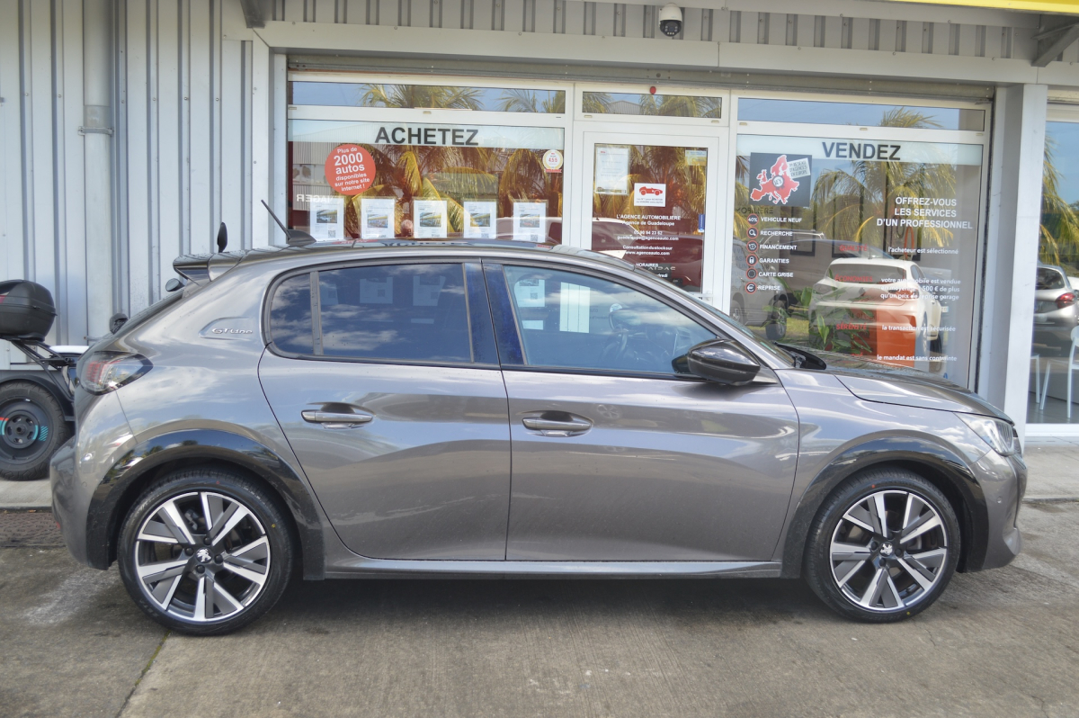 Peugeot 208 — 8