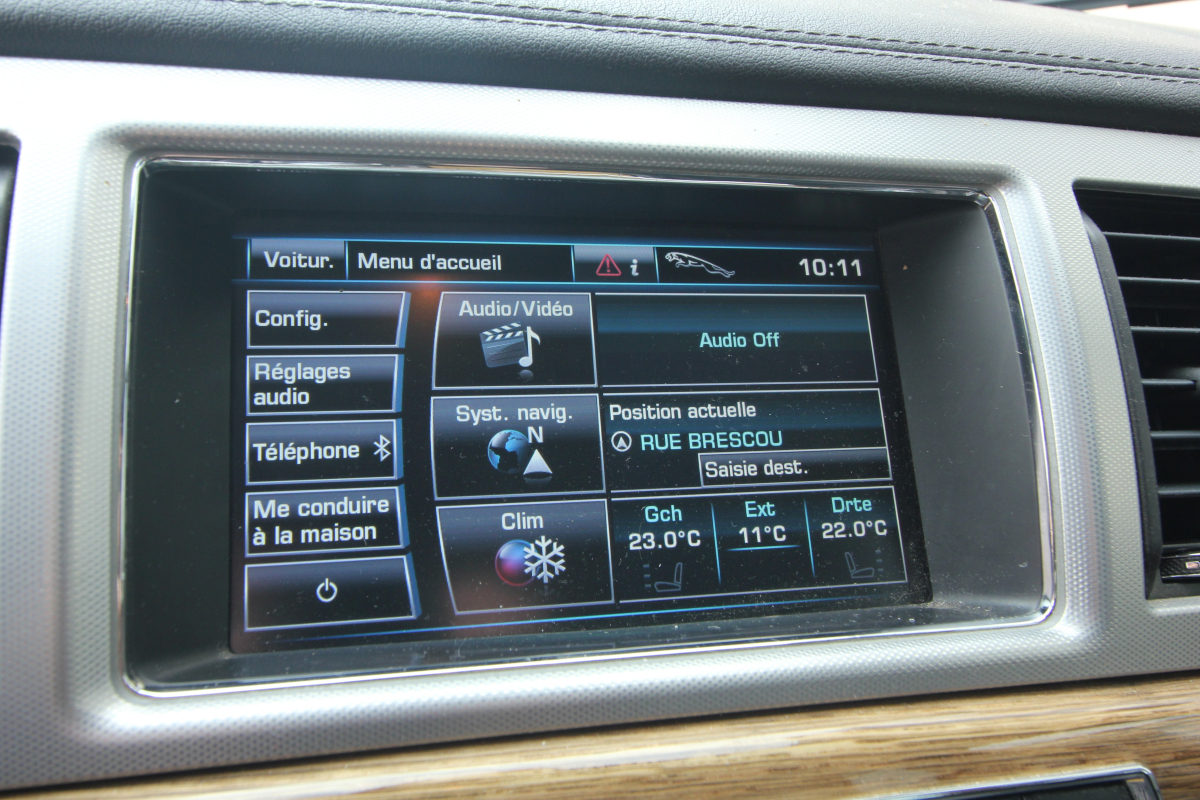 Jaguar XF — 12