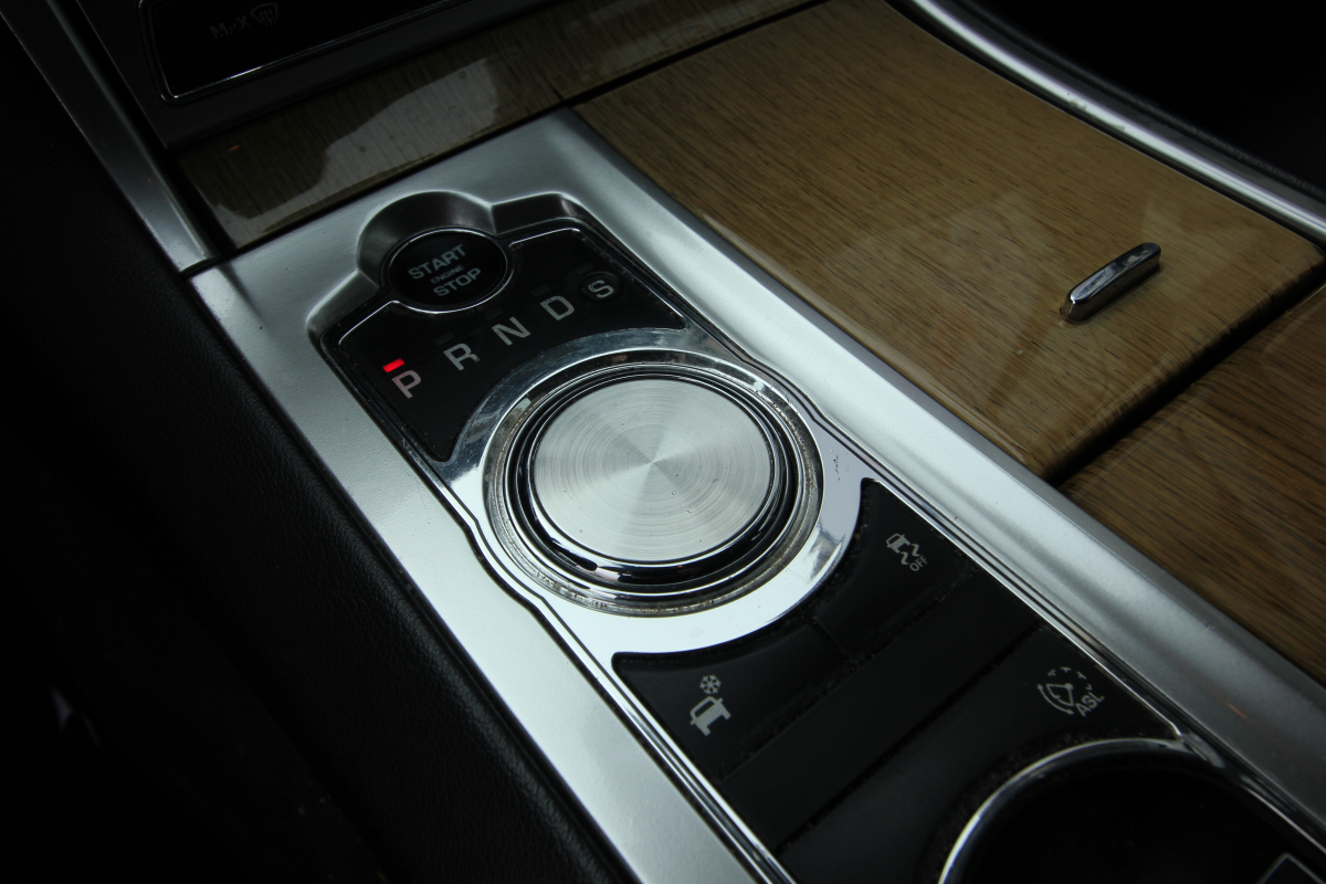 Jaguar XF — 15