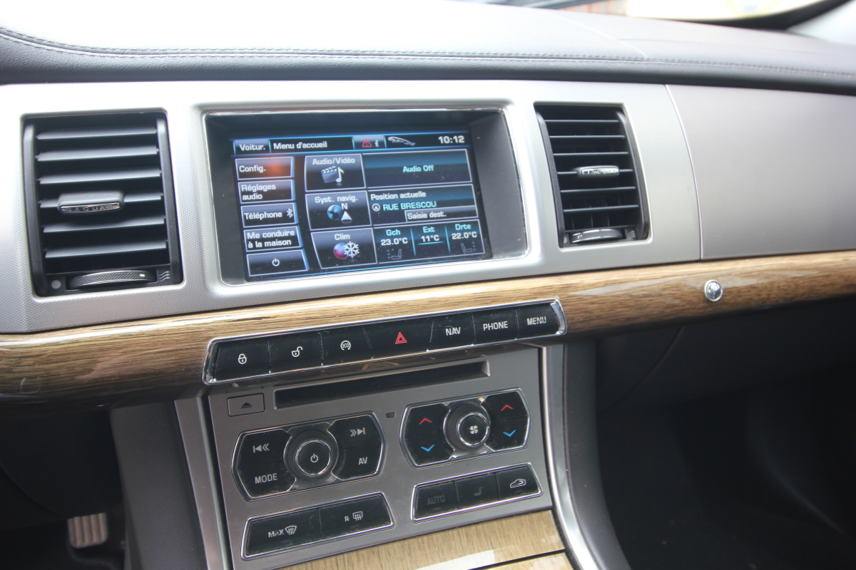 Jaguar XF — 16