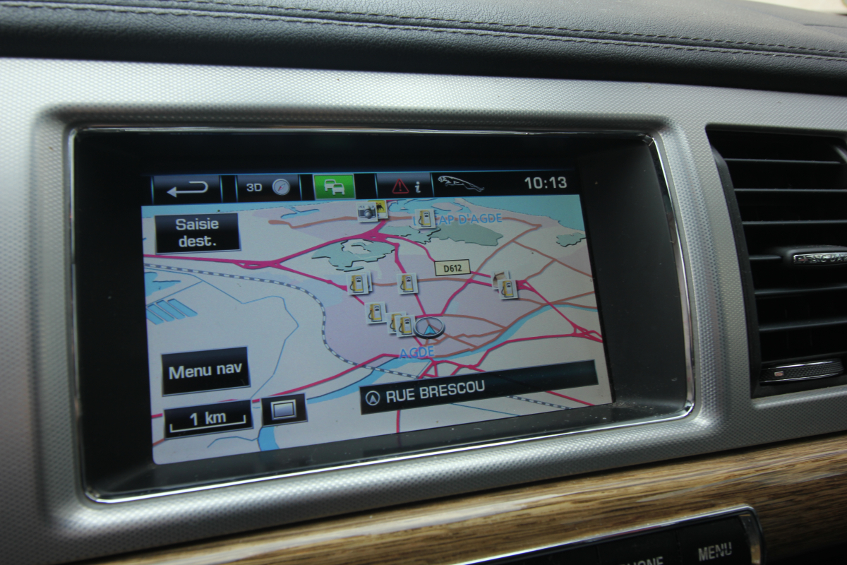 Jaguar XF — 14