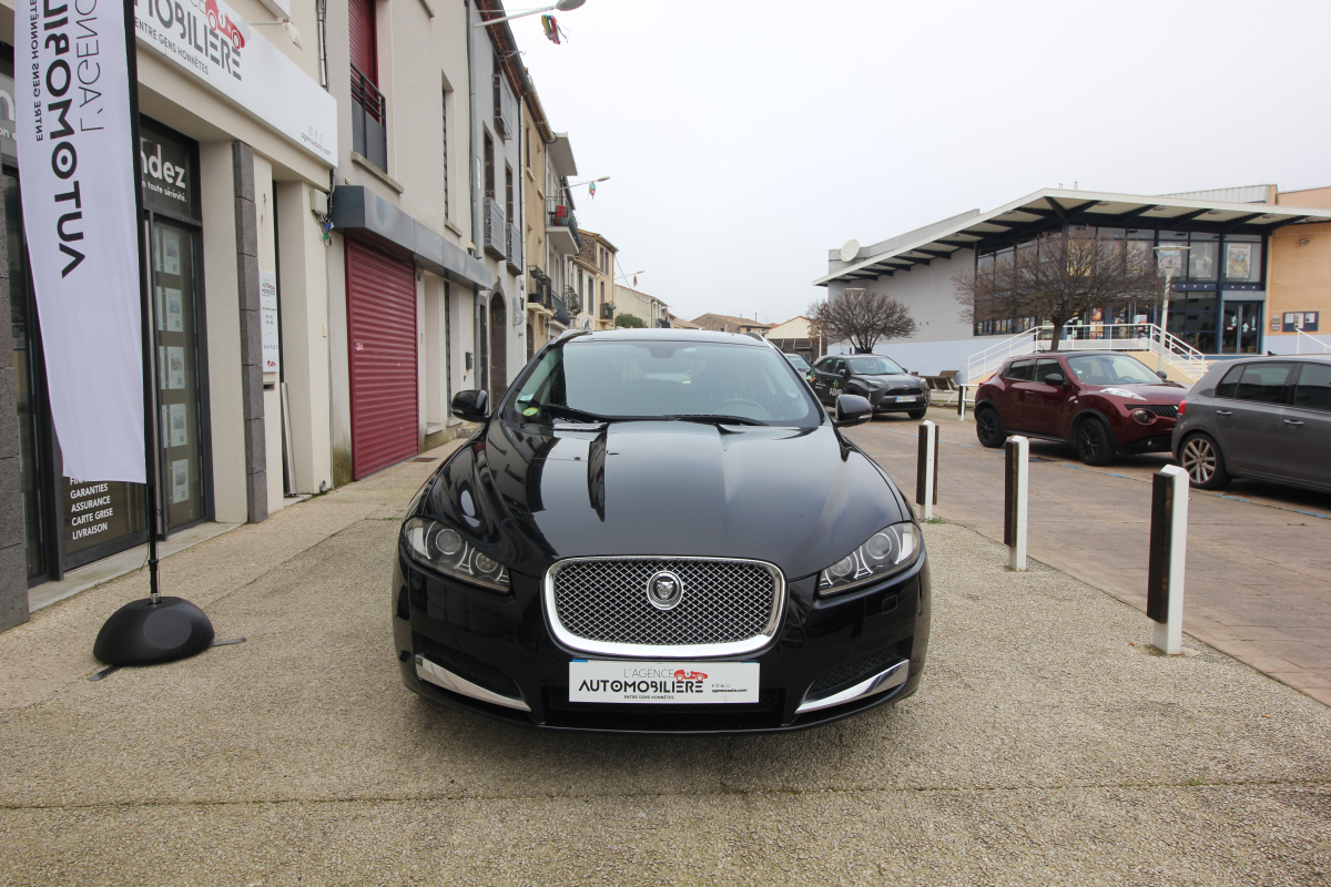 Jaguar XF — 8