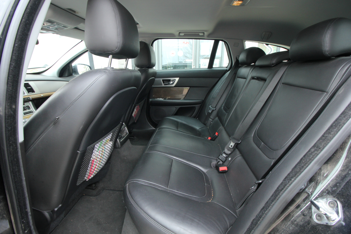 Jaguar XF — 18
