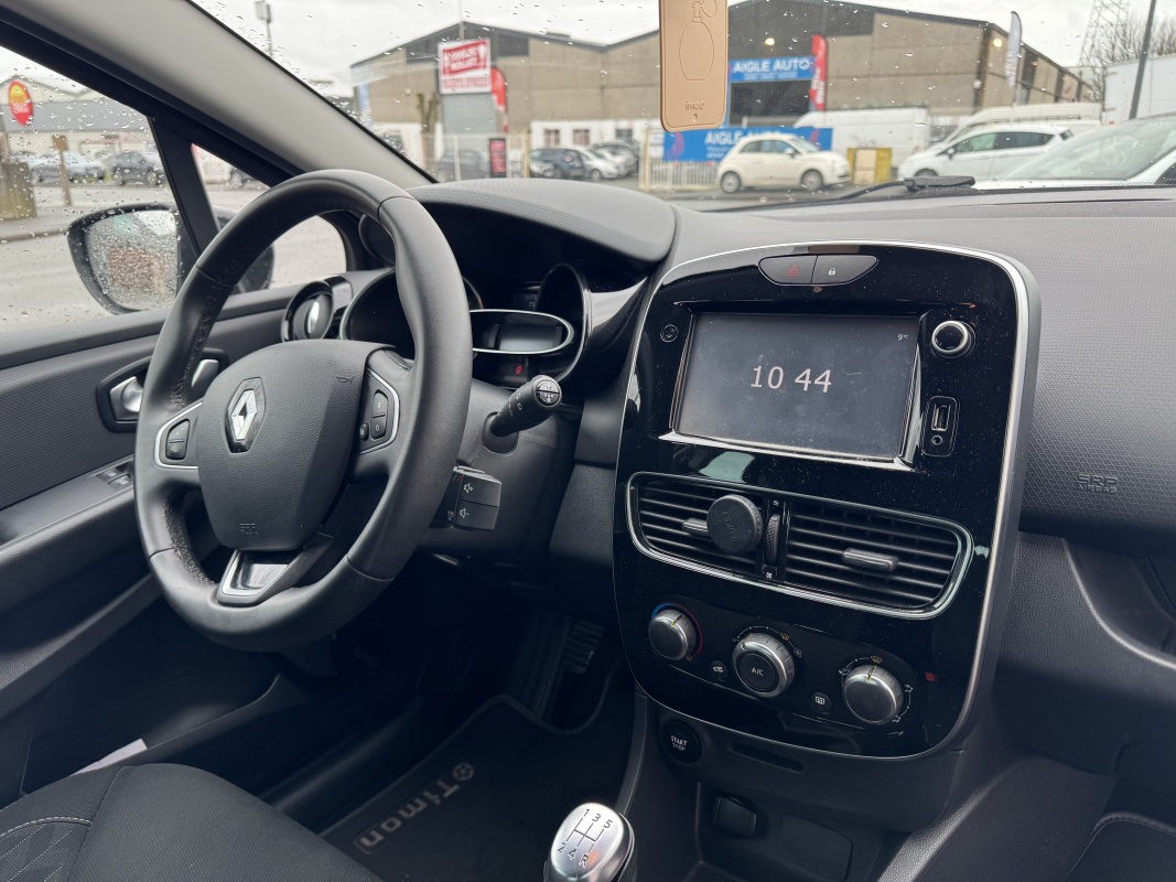 Renault Clio — 12