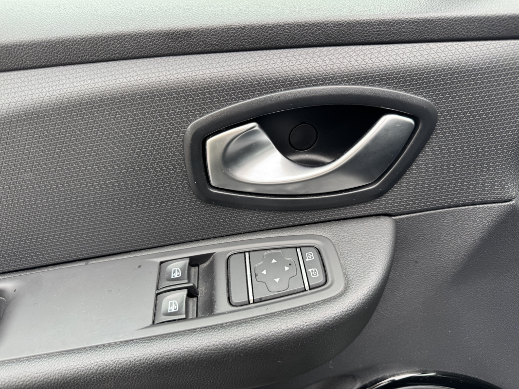 Renault Clio — 24