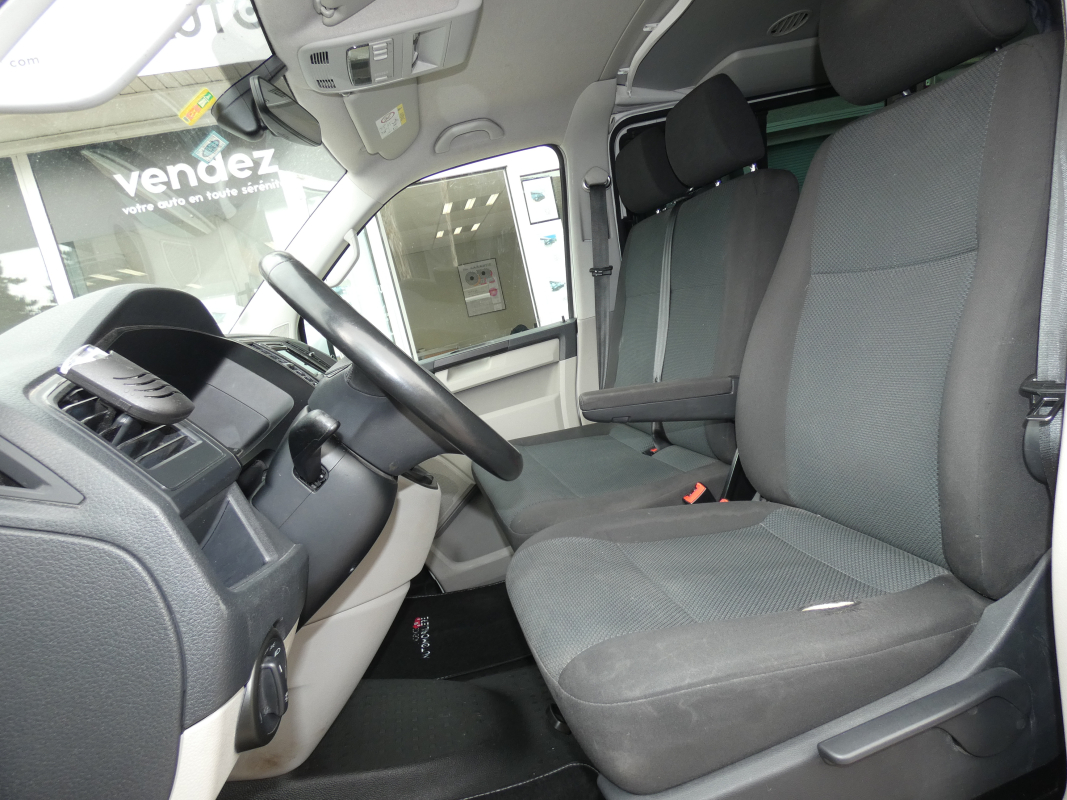 Volkswagen Transporter — 12