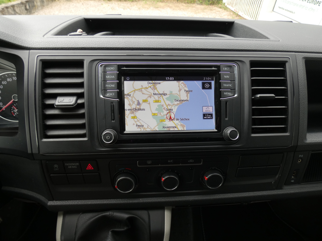 Volkswagen Transporter — 24
