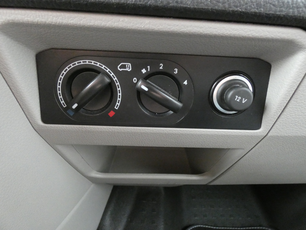 Volkswagen Transporter — 27