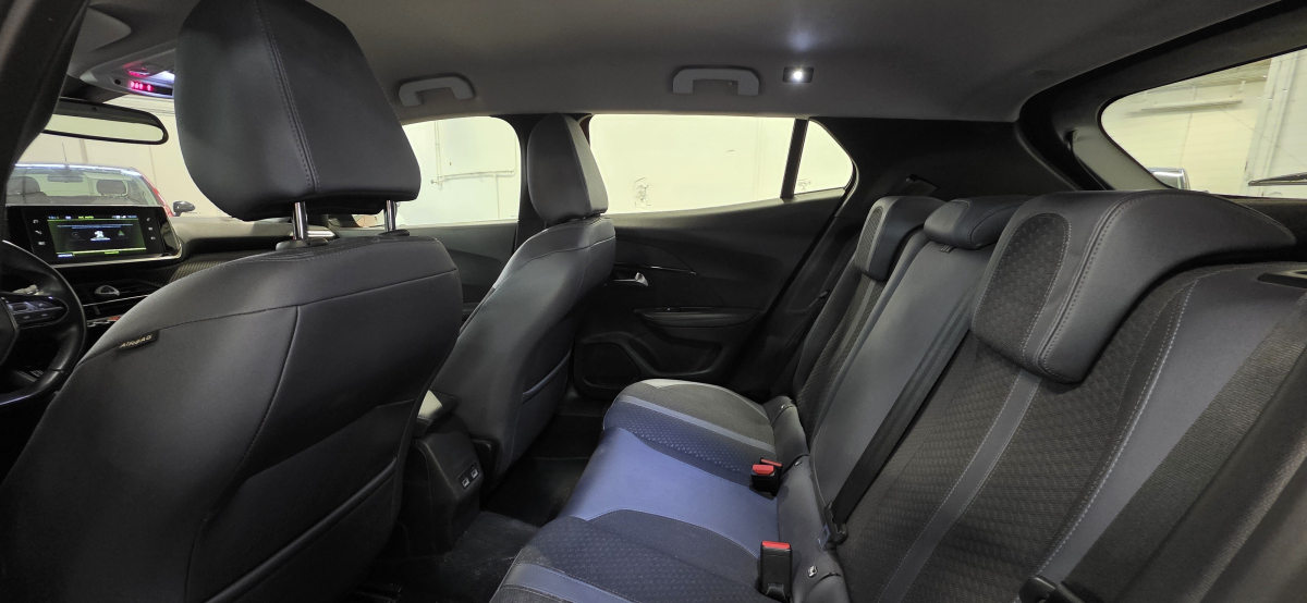 Peugeot 2008 — 15