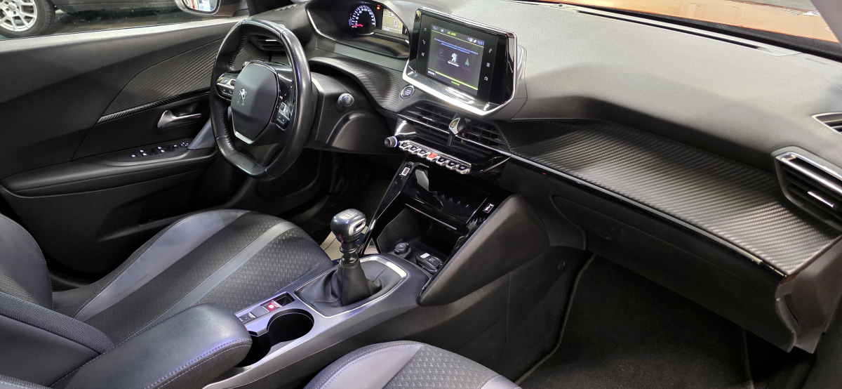 Peugeot 2008 — 12