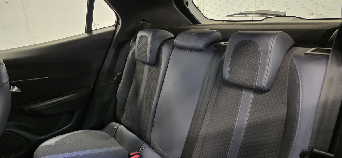 Peugeot 2008 — 18