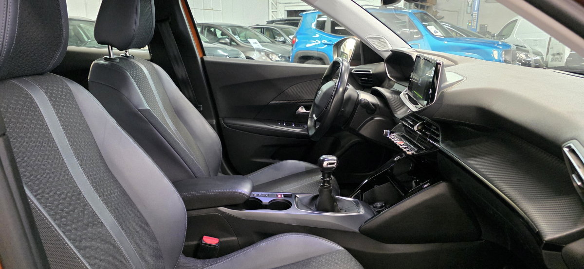 Peugeot 2008 — 14