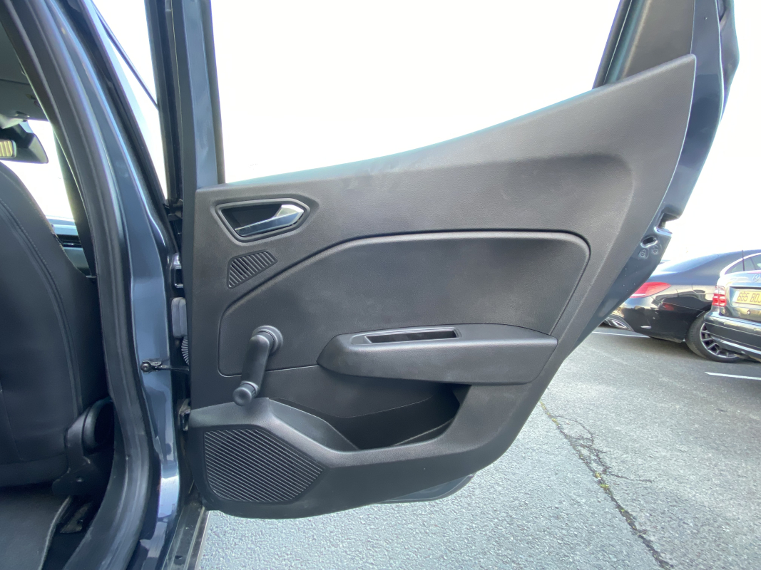 Renault Clio — 29