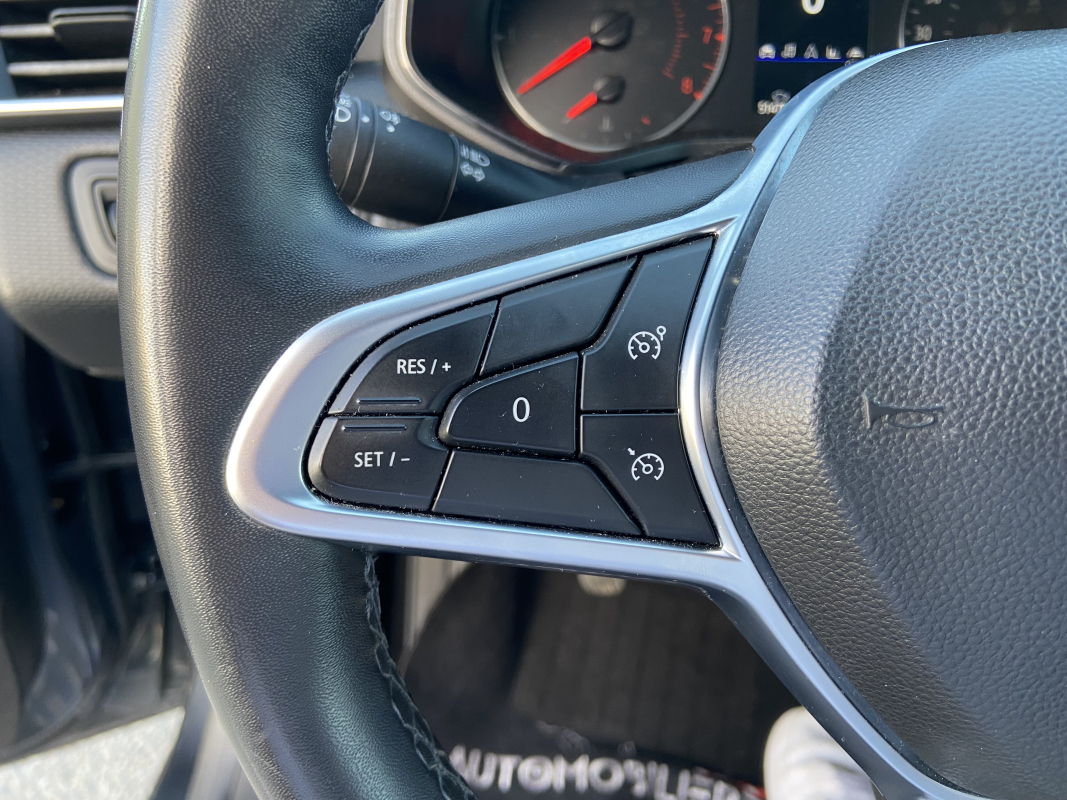 Renault Clio — 20