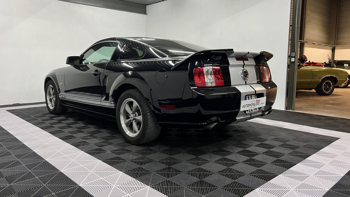 Ford Mustang — 6