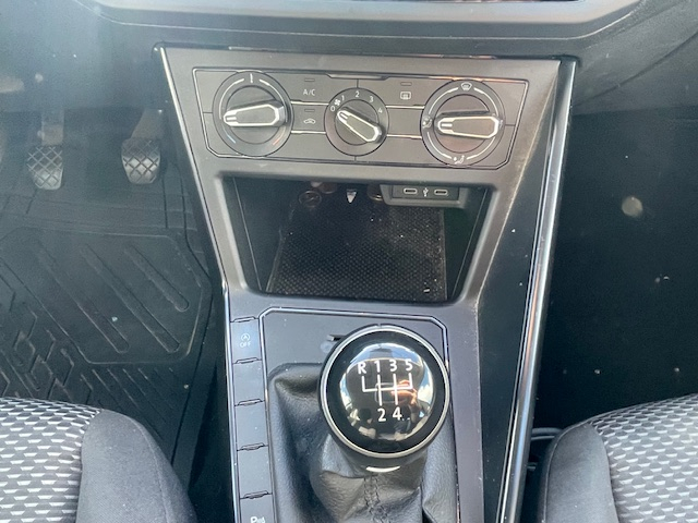 Volkswagen Polo — 18