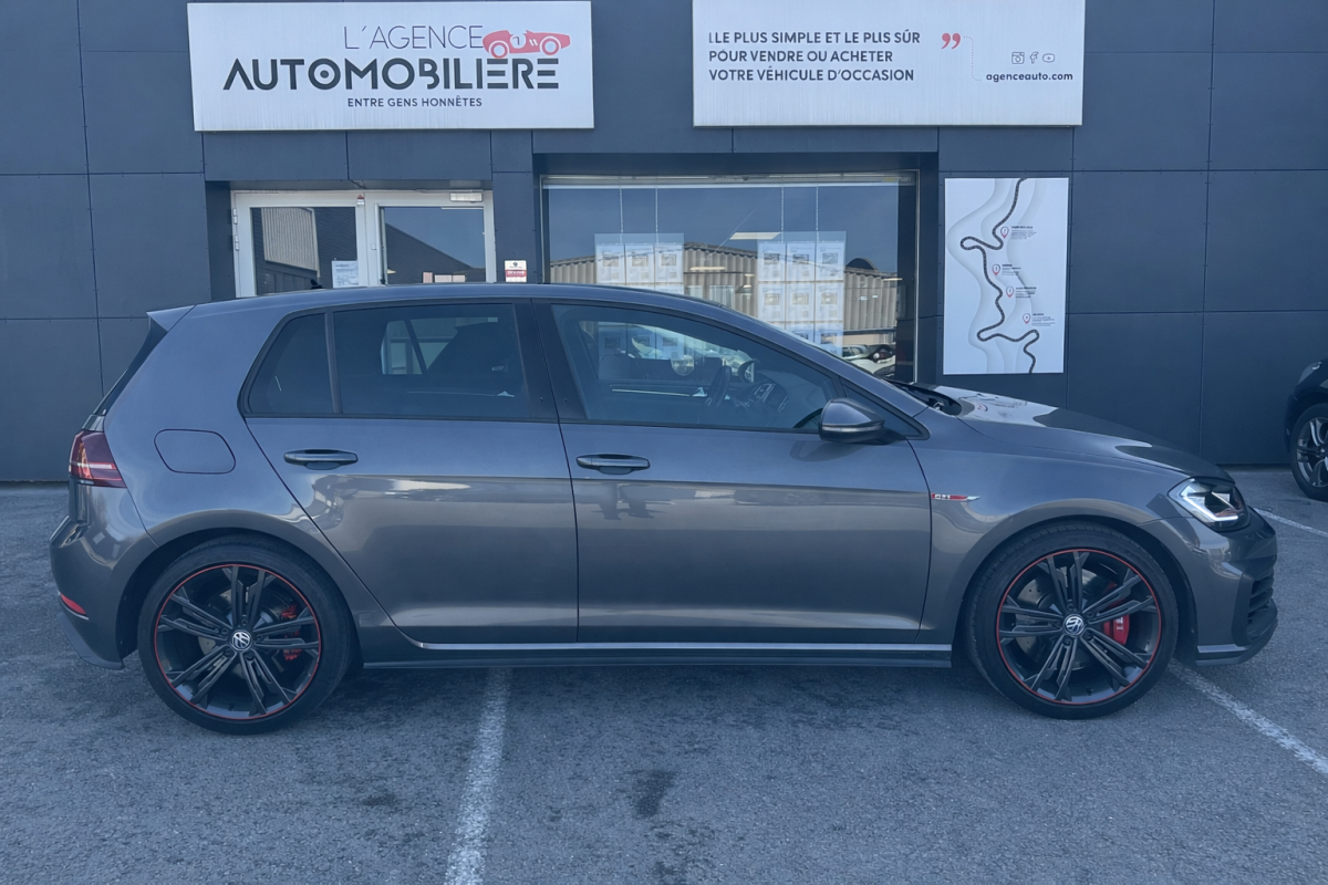 Volkswagen Golf — 5