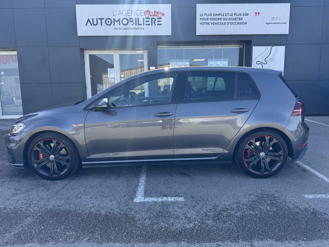 Volkswagen Golf — 2
