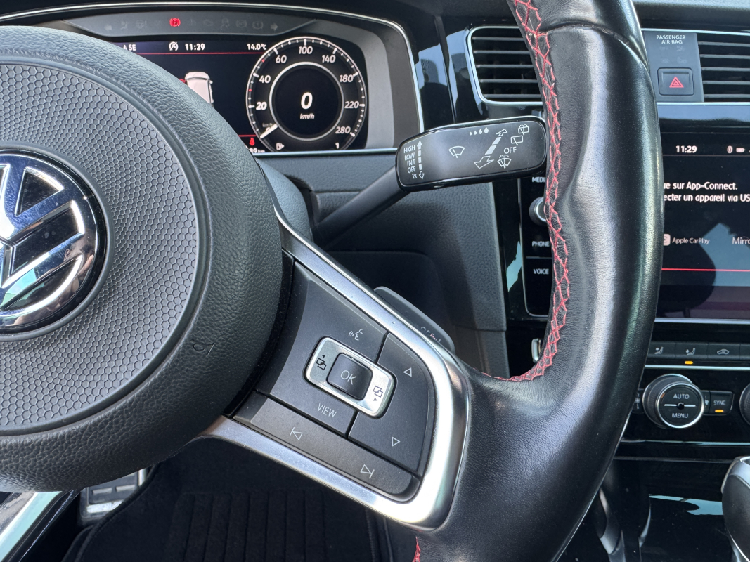 Volkswagen Golf — 15