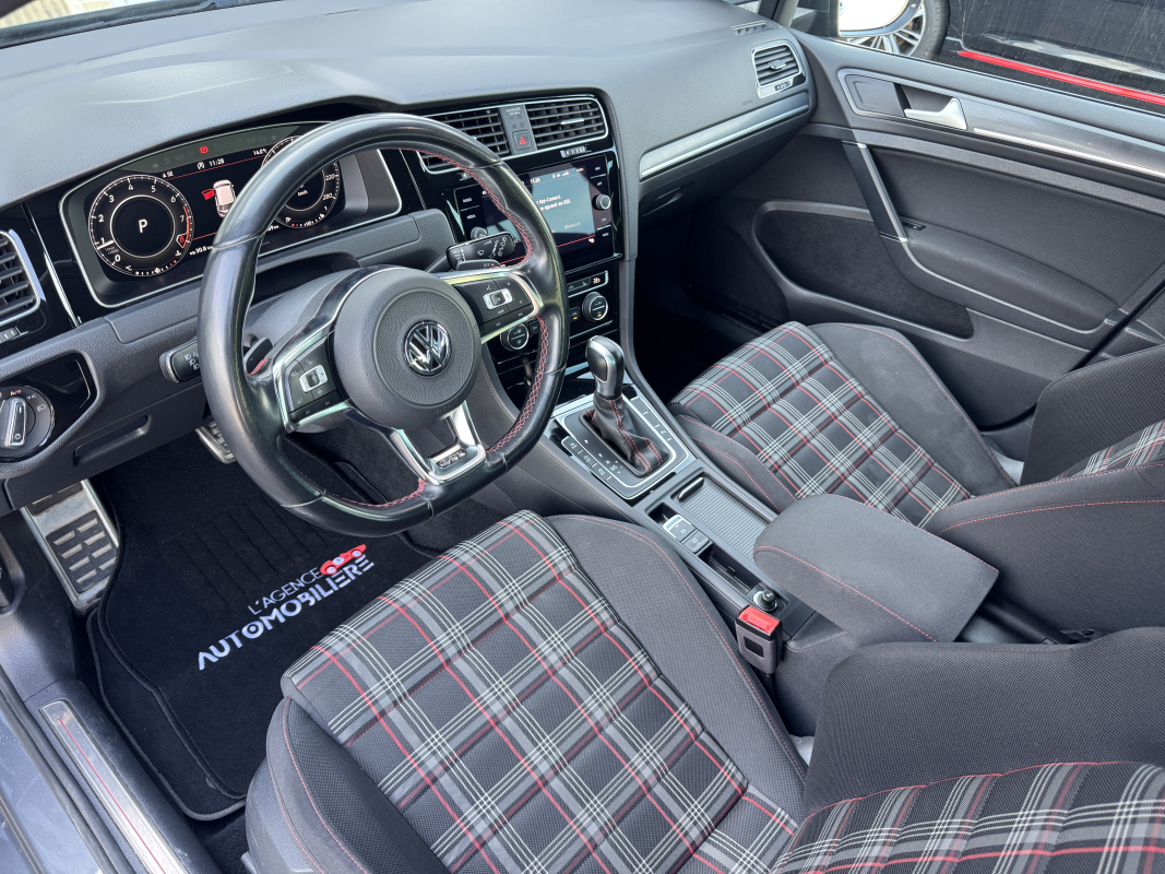 Volkswagen Golf — 9