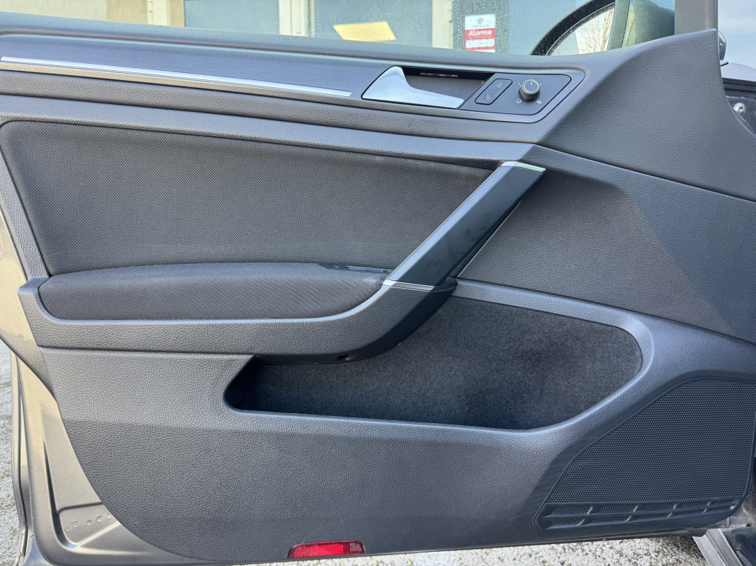 Volkswagen Golf — 7
