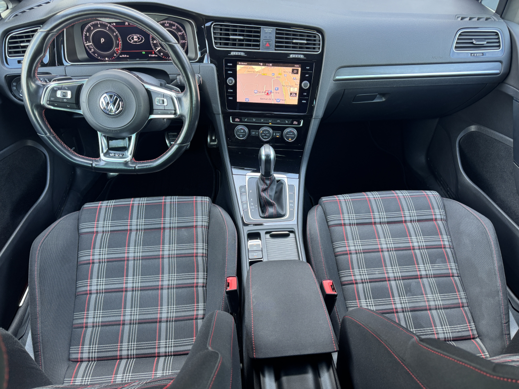 Volkswagen Golf — 10